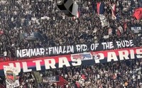 巴黎球迷在家中打横幅讽刺内马尔：这个粗鲁无知的人终于滚蛋了