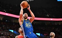 库里准三双维金斯高效20分 勇士大胜开拓者迎取开门红