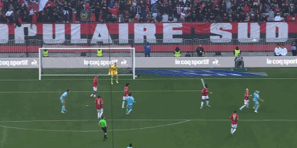 法甲赛报：拉博德世界波打破僵局 博加打门将黄油取胜 尼斯2-1兰斯