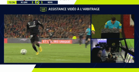 法甲赛报：巴洛贡破门 福法纳倒地射门 10人朗斯2-1逆转兰斯